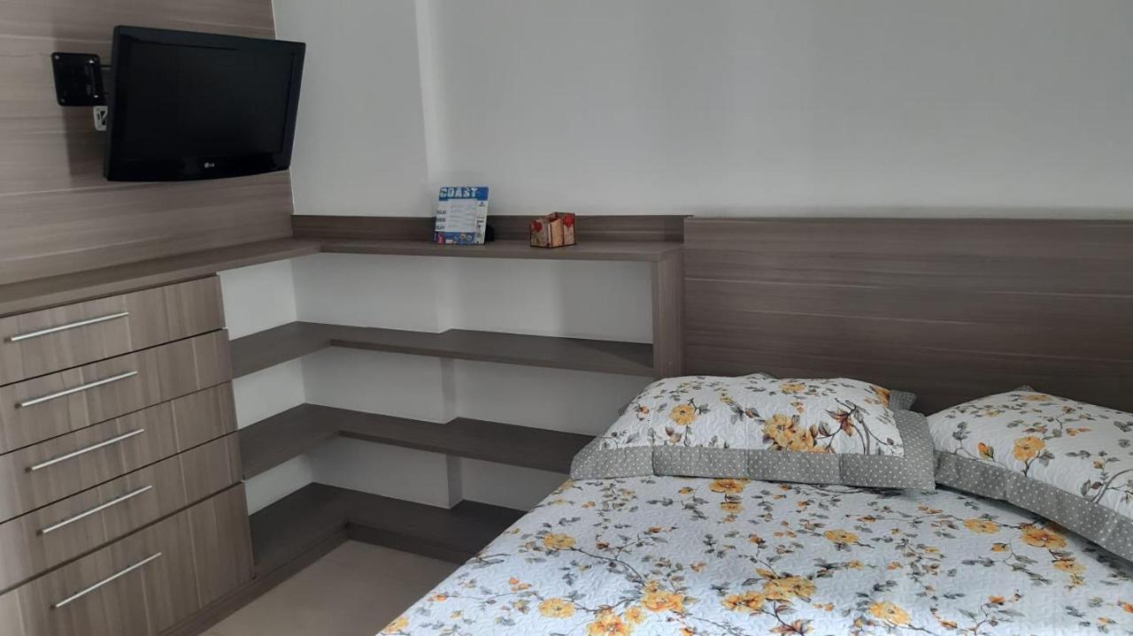 Flat Em Pitangueiras - Sacada Gourmet, 3 Dorms, Limpeza Diaria E Serv De Praia Apartman Guarujá Kültér fotó